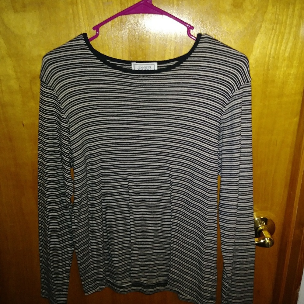 Long-sleeved Jennifer Moore shirt